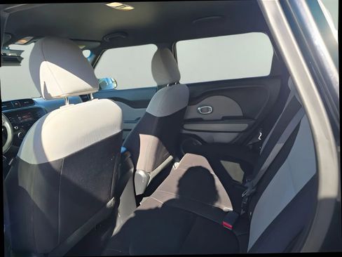Used 2015 Kia Soul image 12