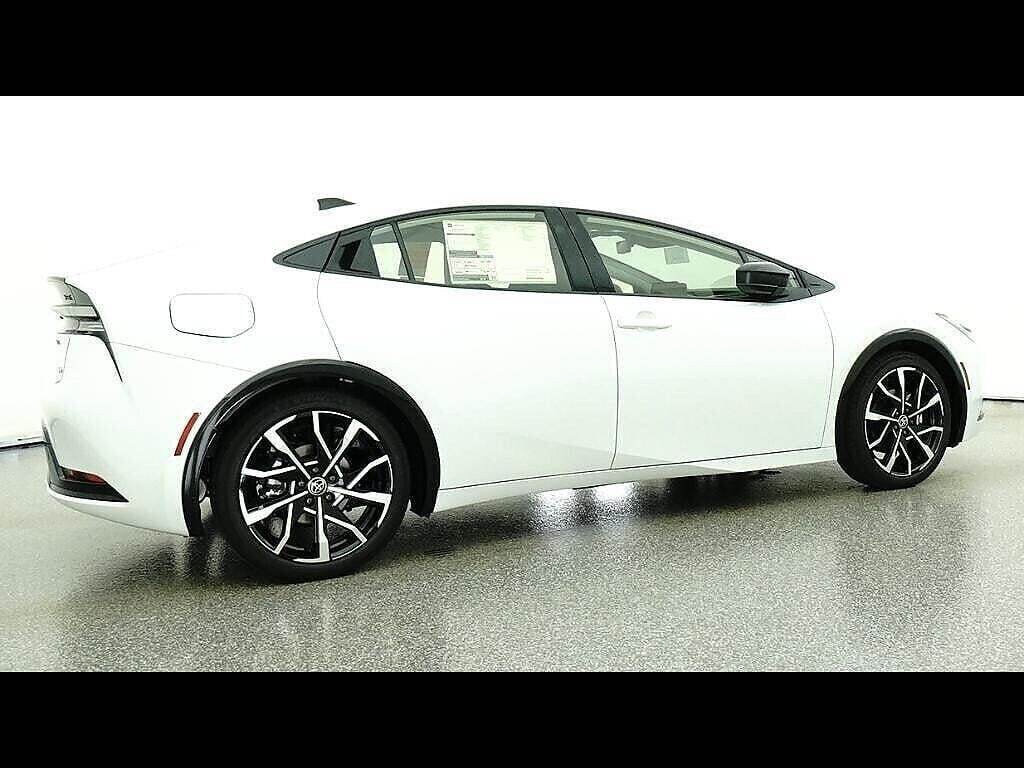 New 2026 Toyota Prius Plug-In Hybrid FWD image 86