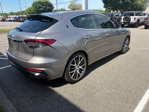Used 2022 Maserati Levante Modena AWD/4WD image 5
