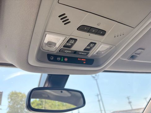 Used 2019 GMC Acadia SLT FWD image 20