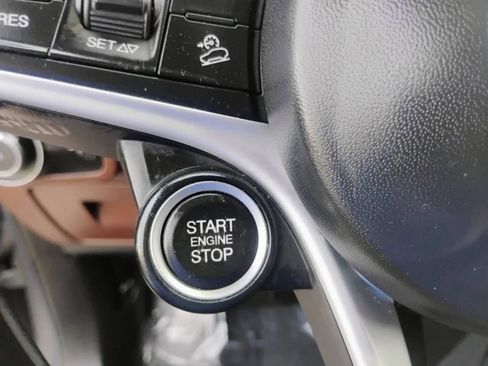 Used 2018 Alfa Romeo Stelvio AWD image 22