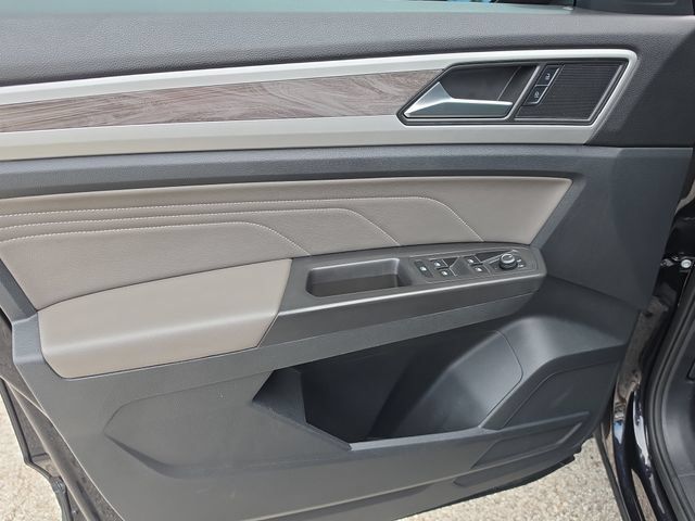 Used 2022 Volkswagen Atlas Cross Sport SE FWD image 17