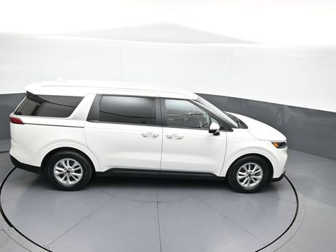 Certified 2024 Kia Carnival LX FWD image 36