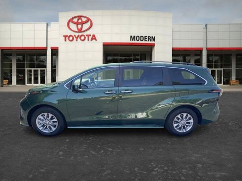 Certified 2026 Toyota Sienna XLE FWD image 8