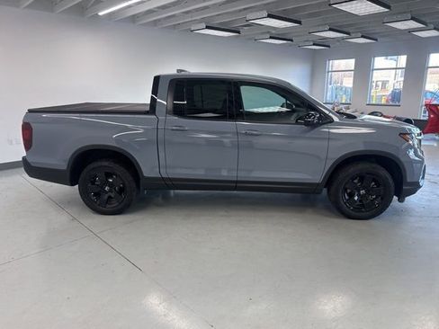 Used 2025 Honda Ridgeline Black Edition image 12