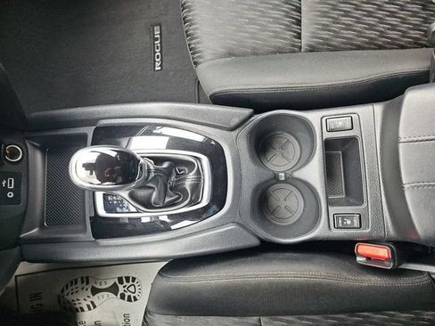 Used 2019 Nissan Rogue SV FWD image 15