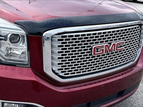 Used 2017 GMC Yukon Denali image 30