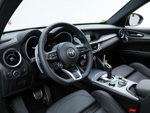 New 2025 Alfa Romeo Stelvio Sprint AWD/4WD image 16
