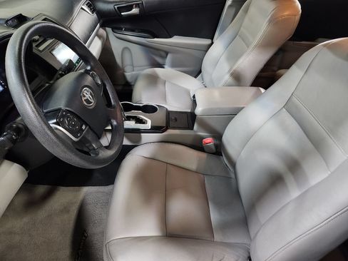 Used 2013 Toyota Camry LE FWD image 33