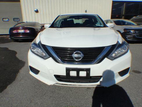 Used 2018 Nissan Altima 2.5 S w/ S Convenience Package image 2