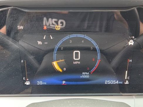 Used 2025 Chevrolet Trax LT w/ LT Convenience Package image 25