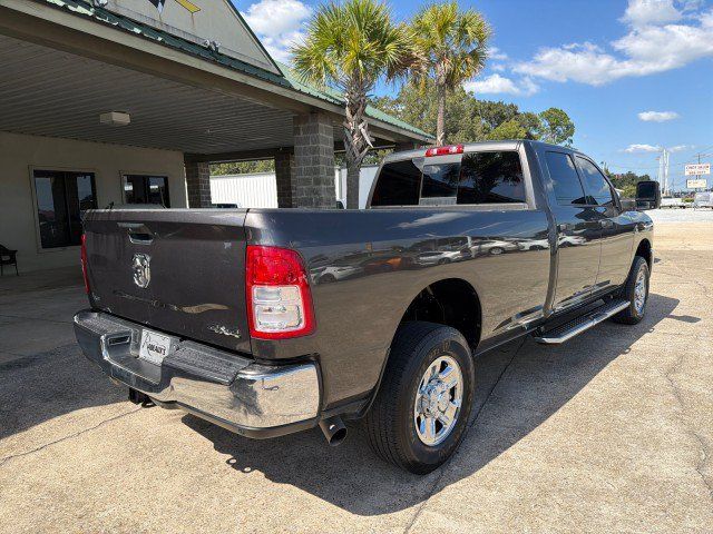 Used 2024 RAM 3500 Tradesman w/ Chrome Appearance Group AWD/4WD image 4