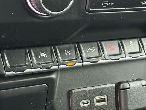 Used 2022 Chevrolet Silverado 1500 Custom image 23