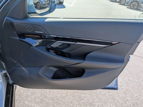 New 2026 BMW 530i xDrive w/ M Sport Package image 34