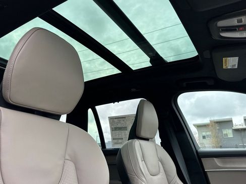 New 2026 Volvo XC90 T8 Ultra w/ Lounge Package AWD/4WD image 16