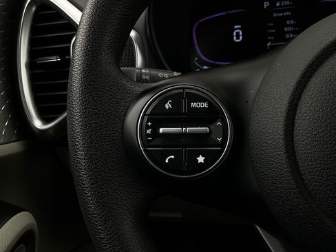 Used 2025 Kia Soul LX w/ LX Technology Package image 31