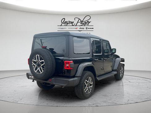 Used 2025 Jeep Wrangler Unlimited Sahara AWD/4WD image 3