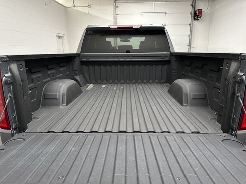 Used 2019 Chevrolet Silverado 1500 Custom Trail Boss w/ Custom Convenience Package AWD/4WD image 14