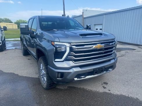 Used 2024 Chevrolet Silverado 3500 High Country AWD/4WD image 8
