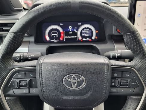 Used 2024 Toyota Tacoma TRD Off-Road image 20