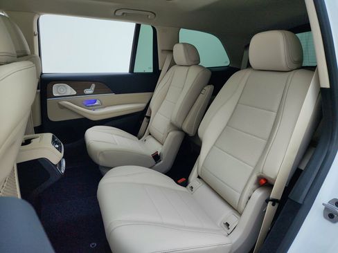 New 2026 Mercedes-Benz GLS 450 4MATIC image 11