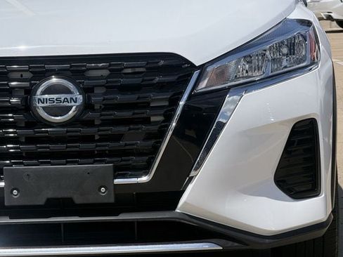 Used 2021 Nissan Kicks S FWD image 8