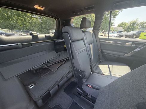 Used 2023 Lexus GX 460 Premium w/ Premium Package AWD/4WD image 34