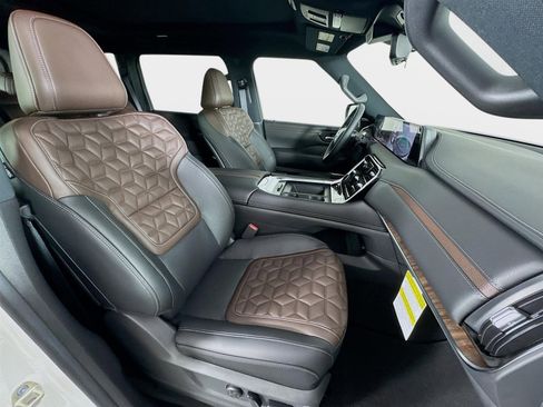 New 2026 Nissan Armada Platinum image 31