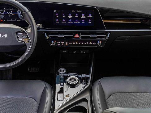 Certified 2024 Kia Niro Wind image 11