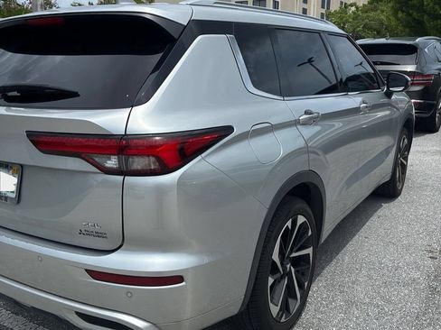 Used 2023 Mitsubishi Outlander SEL FWD image 2