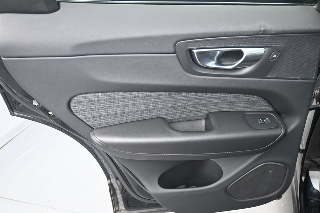 Used 2023 Volvo XC60 B5 Core w/ Climate Package FWD image 19