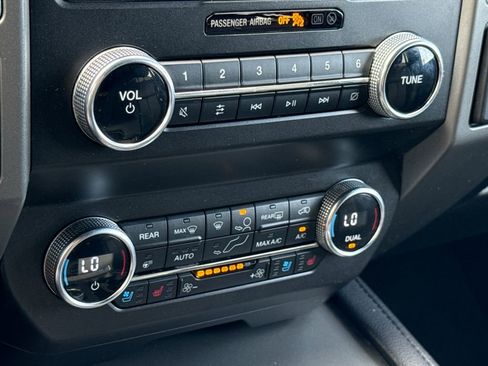 Used 2021 Ford Expedition Max XLT image 22