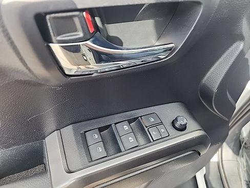 Used 2021 Toyota Tacoma TRD Off-Road AWD/4WD image 11