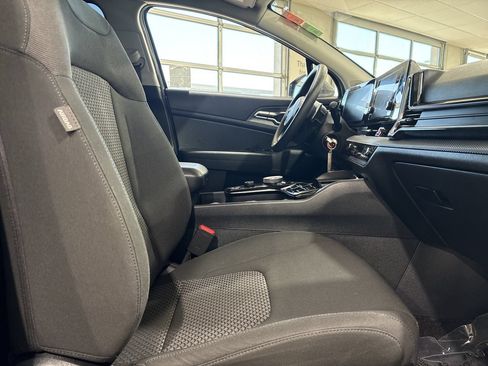 Used 2024 Kia Sportage LX FWD image 23