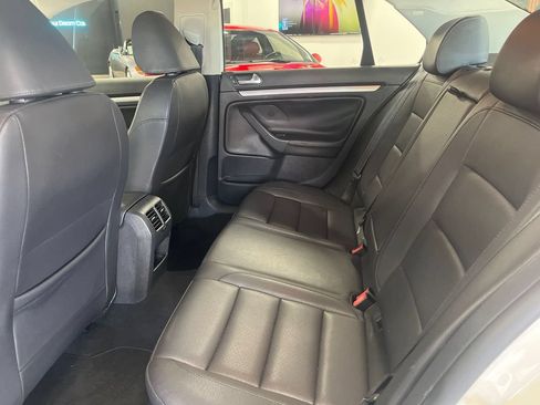 Used 2010 Volkswagen Jetta Limited Edition FWD image 45