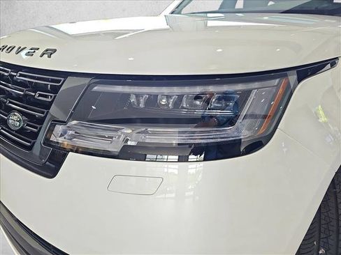 New 2025 Land Rover Range Rover SE image 28