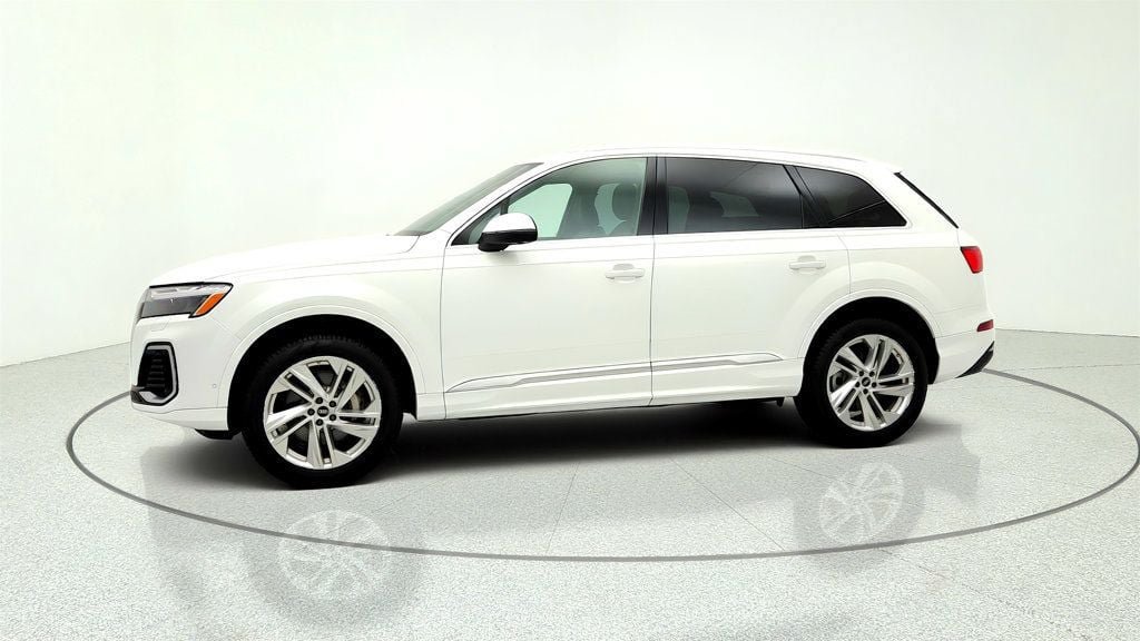 Used 2025 Audi Q7 3.0T Premium Plus AWD/4WD image 8