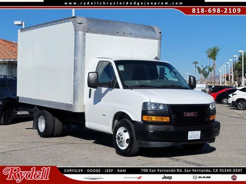 Used 2020 GMC Savana 3500 image 1