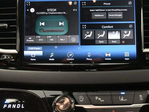 Used 2024 Chrysler Pacifica Touring-L FWD image 25