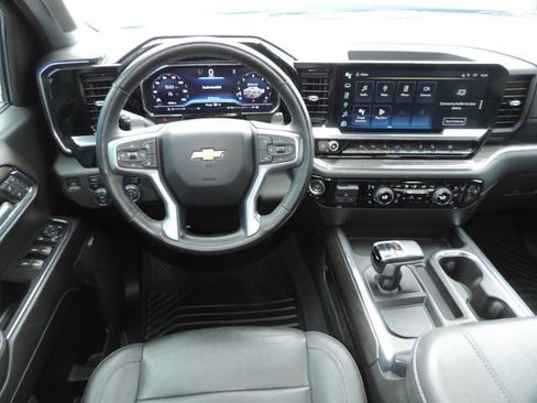Certified 2023 Chevrolet Silverado 1500 LTZ w/ LTZ Convenience Package II AWD/4WD image 19