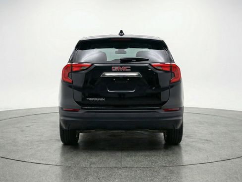 Used 2024 GMC Terrain SLE image 7