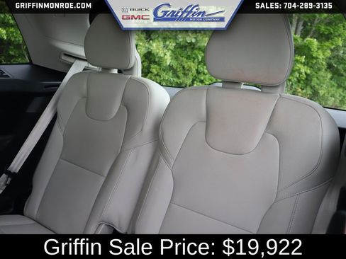 Used 2018 Volvo XC90 T6 Momentum w/ Convenience Package AWD/4WD image 38