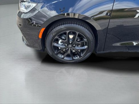 New 2026 Chrysler Pacifica Select w/ S Appearance Package image 24