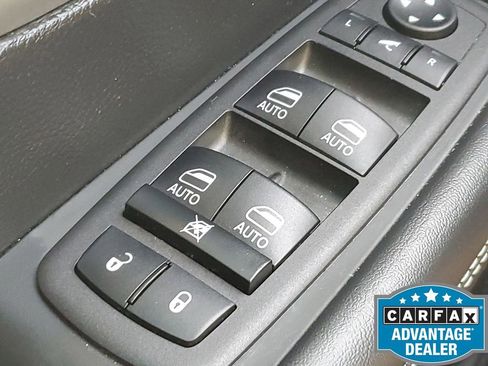 Used 2023 Chrysler Pacifica Limited w/ S Appearance Package image 36