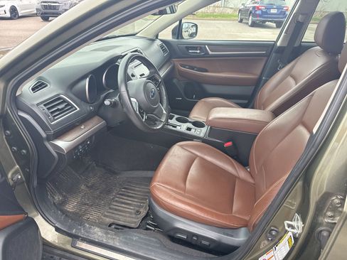 Used 2019 Subaru Outback 2.5i Touring w/ Popular Package #3A image 21