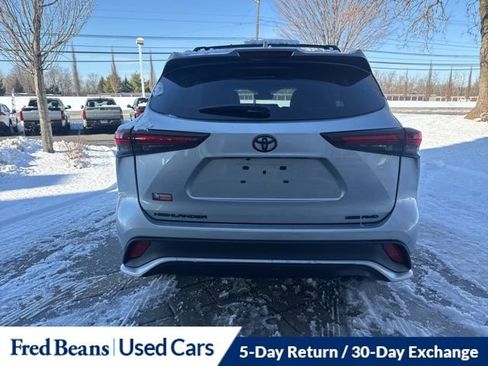 Used 2024 Toyota Highlander XSE image 6
