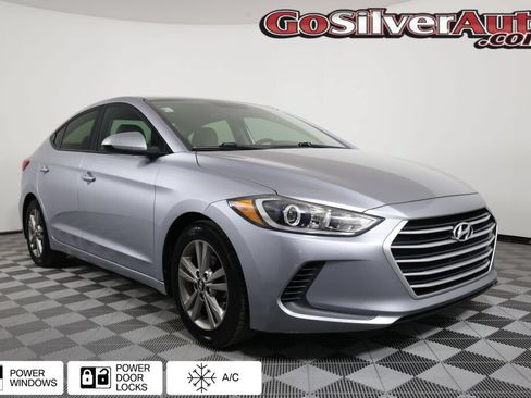 Used 2017 Hyundai Elantra SE FWD image 1