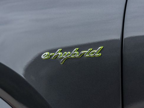 Used 2023 Porsche Cayenne image 11