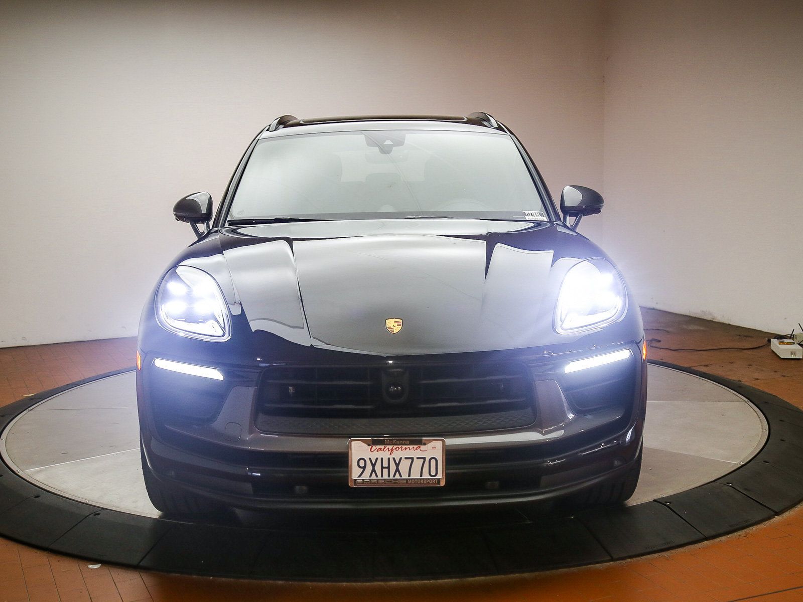 Certified 2026 Porsche Macan Turbo AWD/4WD image 3