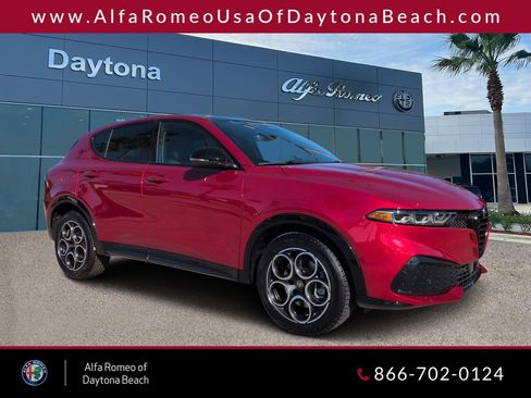 New 2026 Alfa Romeo Tonale Sprint w/ Black Premium Package AWD/4WD image 1